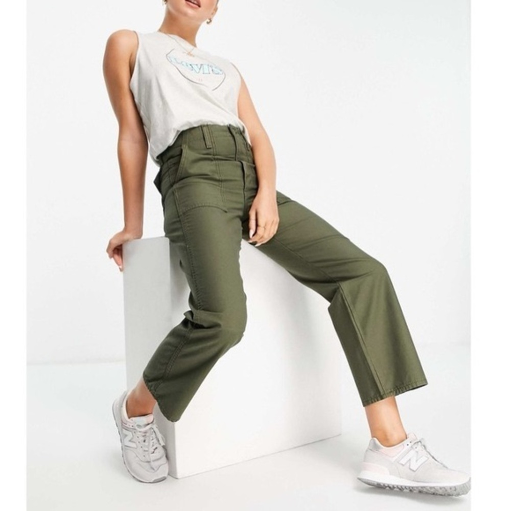 Levi's Olive Cropped Women's Pants